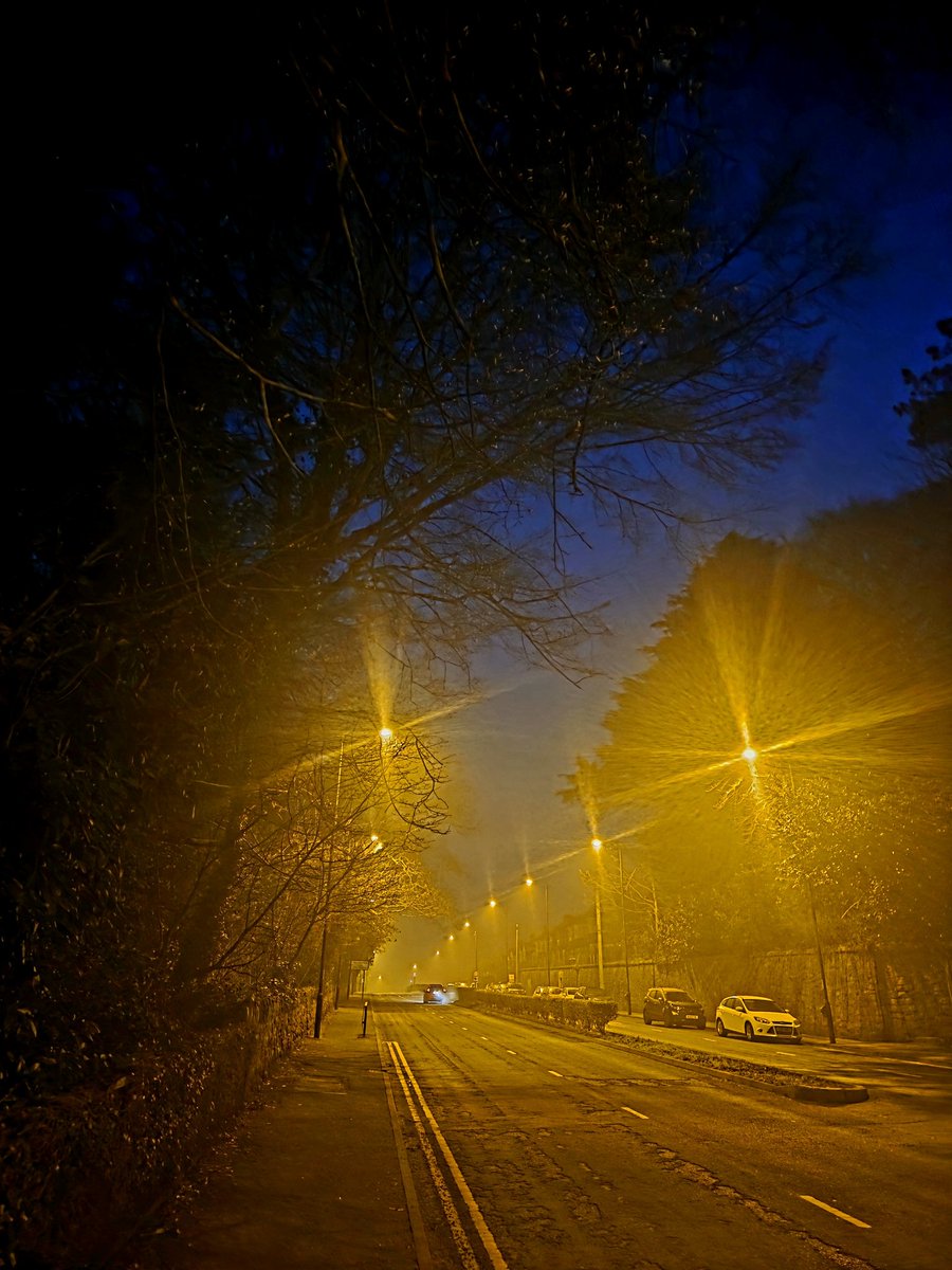 CraigRGNDem's tweet photo. An easy #conversational paced 5k run this morning in dark and misty Coventry before heading home later.
Nice, gentle stroll πββοΈπ
#Coventry #Running #Misty #Strava @UKRunChat #GlasgowHome https://t.co/MzsEc1QVUQ