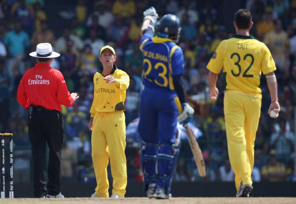 RiteshJ88156274's tweet image. #OTD The 2011 ICC Cricket World Cup match between Sri Lanka and Australia was abandoned due to torrential rain at R Premadasa Stadium in Colombo. Skipper Kumar Sangakkara scored 73*(102) with SL 146/3 (32.5 overs) &amp;amp; it started raining heavily #slvaus #iccworldcup #T20WorldCup 👍.