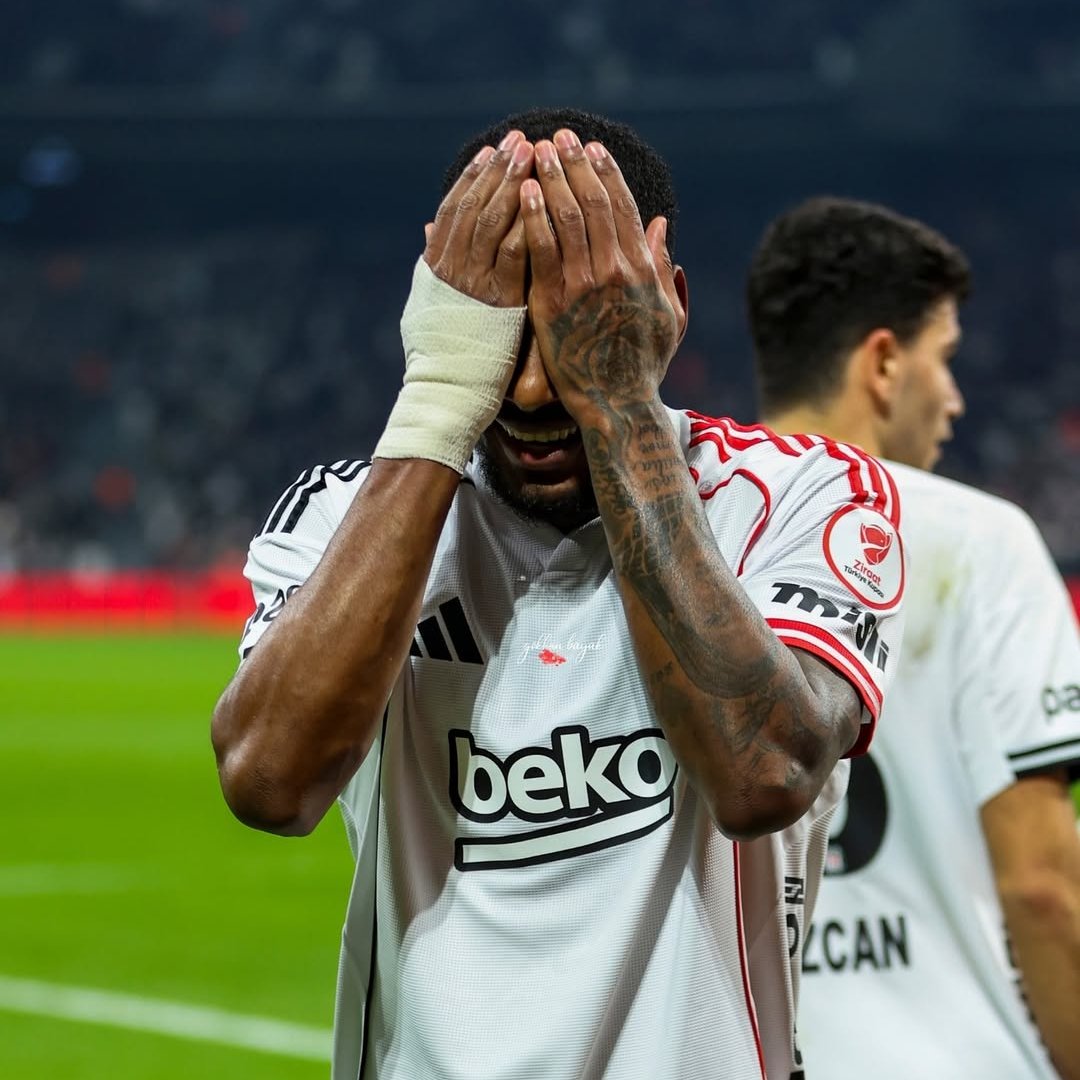 DeportesReports's tweet image. Amir Murillo'nun gol sevinci.

"Görmedim, duymadım, bilmiyorum..."