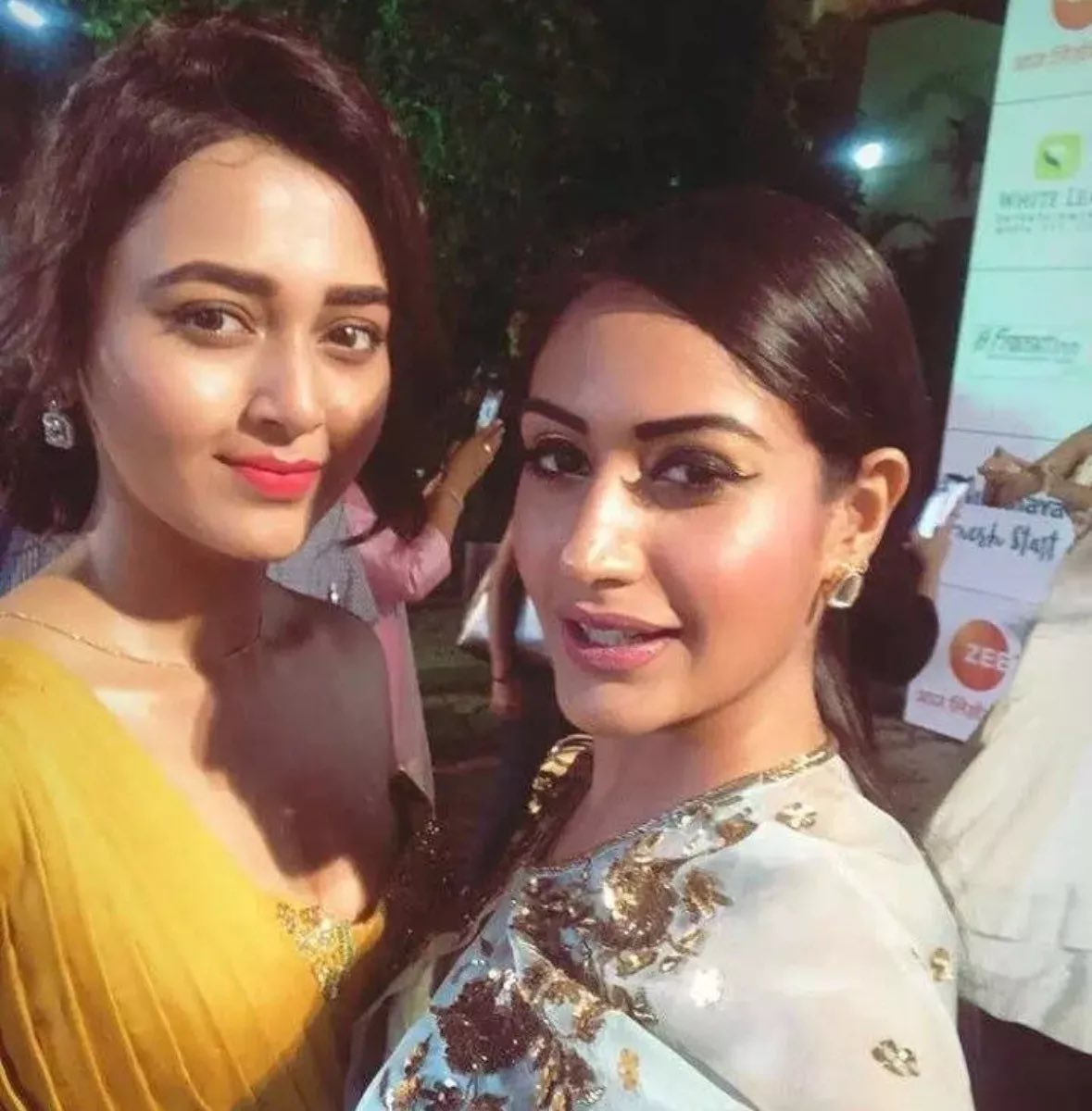 NumeroUnoEx's tweet photo. #TejasswiPrakash must have  forgotten that you she was banned from TV for doing a show called #PehredarPiyakI for doing adult scenes with a minor boy 

Then she lost all the work n got engaged with some US guy n after 1 year of living in with him she broke the engagement Bkz she fell in love with other guy 
Then she broke up with him also after 6 months & in Corona she was done with  TV career but #Biggboss offer hone k bad she made a PR deal with #karankundrra to do cringe couple drama in reality show #Tejran 

Now bheja have became A PR clown cum sex toy of kundrra uncle that’s her livelihood 
& both KK n bheja using clout from #ElvishYadav 

Bheja ka ghar hi nhiye chalane k liye 

Only father’s house n sugardaddy house she live in 
Jis Bandra k 2bhk k flat ka PR kara rhiye is also not yet owned by her it’s a pre launch deal 2030 me milega ghar agar sach me kia hai toh so itna kyu ud rhi ho aunty ?
#PsychoSaiyan 
Was supposed to be ott debut usko bhi tumne biggboss bana diya hai 

so insecure bheja is with her contemporary big female star be it #Hellyshah #ShamitaShetty or #SurbhiChandna 

Thts why Bheja doesn’t have any real friends btw only paid partnerships