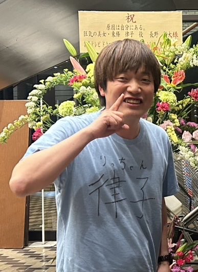 nuralipyon's tweet photo. 新たな発表、舞台挨拶情報、転売対策。発表が滞っており申し訳ございません。急ぎで進めております！

そんな中、361のニュースがXで上がってきて‥感無量。

本当の本当に皆さんありがとうございます。

発表までの繋ぎになるかは判りませんが大山の恥ずかしい写真でも載せ文字数

#361whiteandblack https://t.co/m6KDEU4gGU