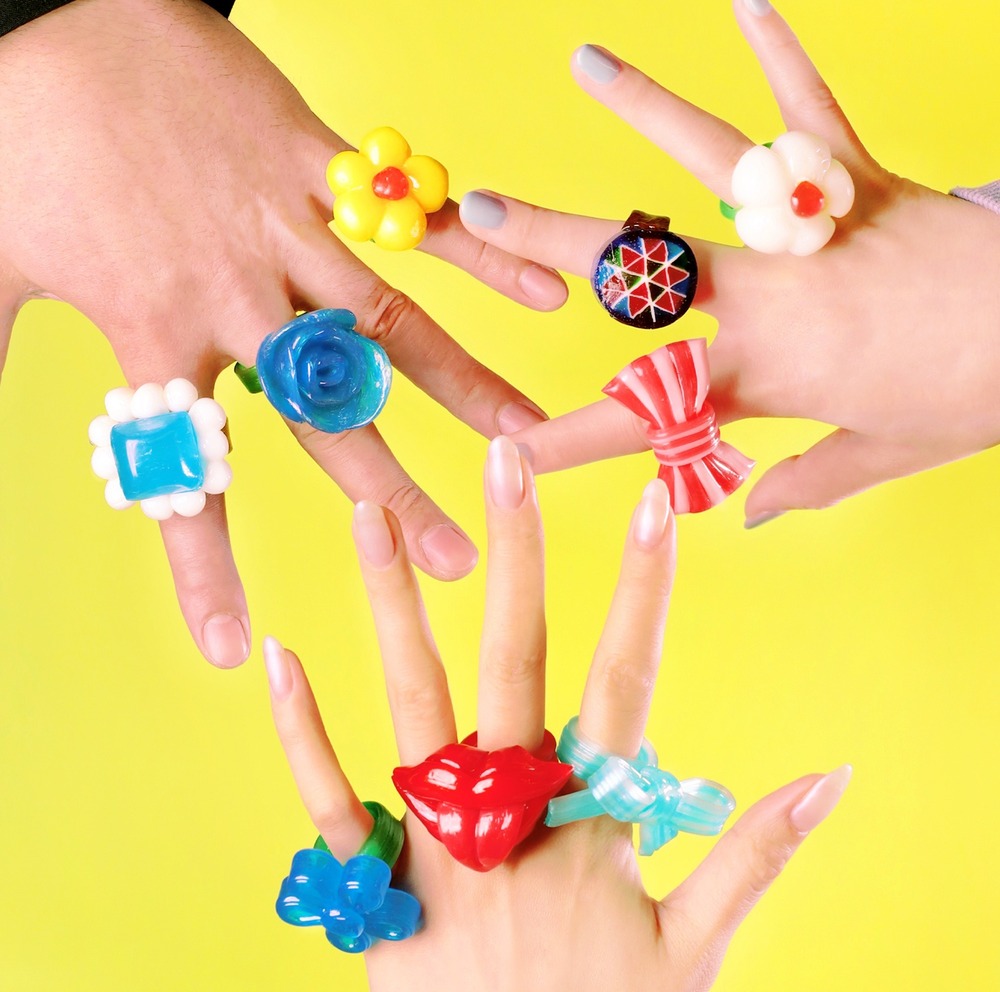 赤と青のバラがある ちょこりにあげたいよ (🌹☆u∂)(o'ω'o🌹)