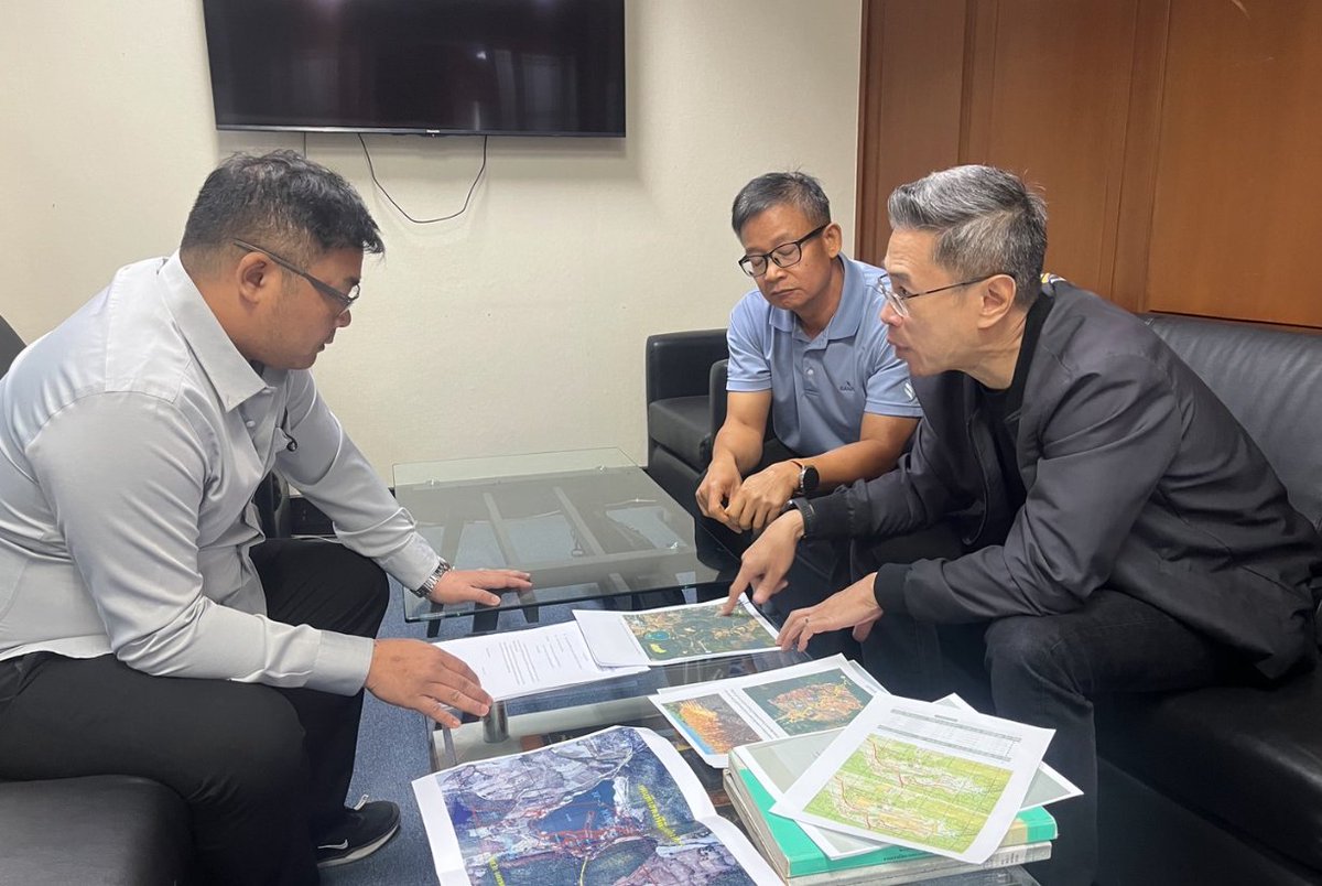 BREAKING : ฮือฮา "บ้านปู" บริษัทพลังงานรายใหญ่ ไฟเขียวบริจาคที่ดิน 9 แปลงให้ เป็นกรรมสิทธิ์ อบจ.ลำพูน พร้อมรับผิดชอบค่าใช้จ่ายการโอนค่าใช้จ่ายเกี่ยวข้องทั้งหมด ให้อบจ.ลำพูนใช้ประโยนช์เพื่อสาธารณะ รวมเนื้อที่ 149 ไร่ กับอีก 21 ตารางวา