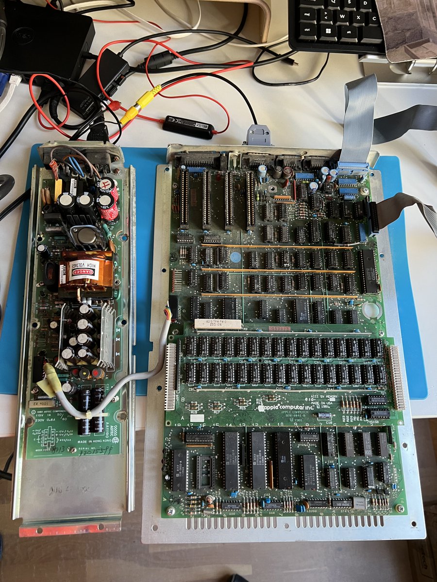 Technosaures tweet media