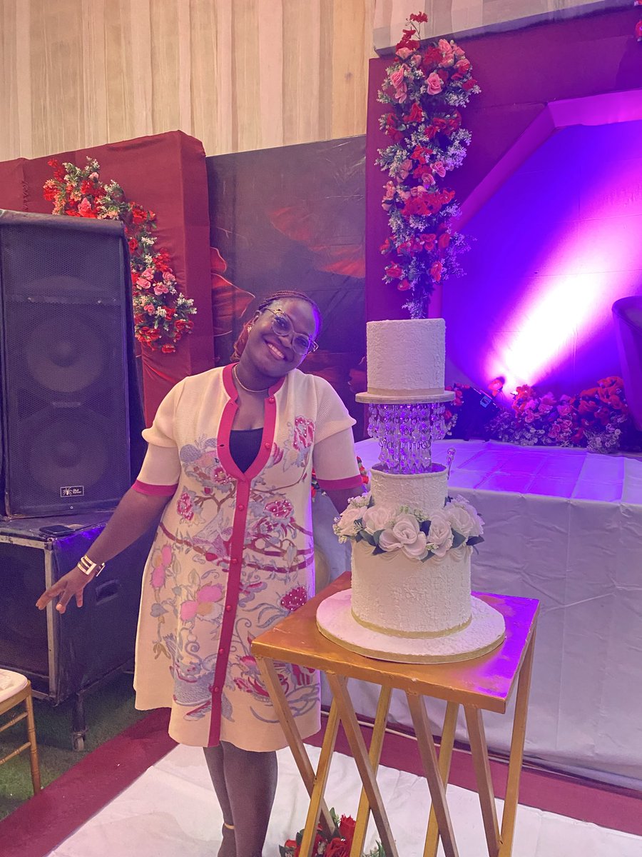 Cakes in Anambra (@deluxecakesnevents)🎂 tweet media