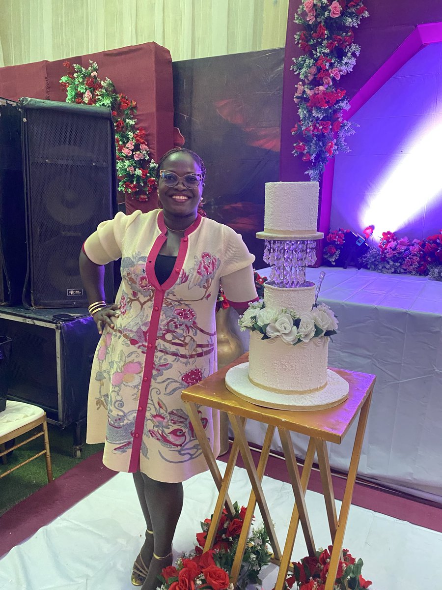 Cakes in Anambra (@deluxecakesnevents)🎂 tweet media