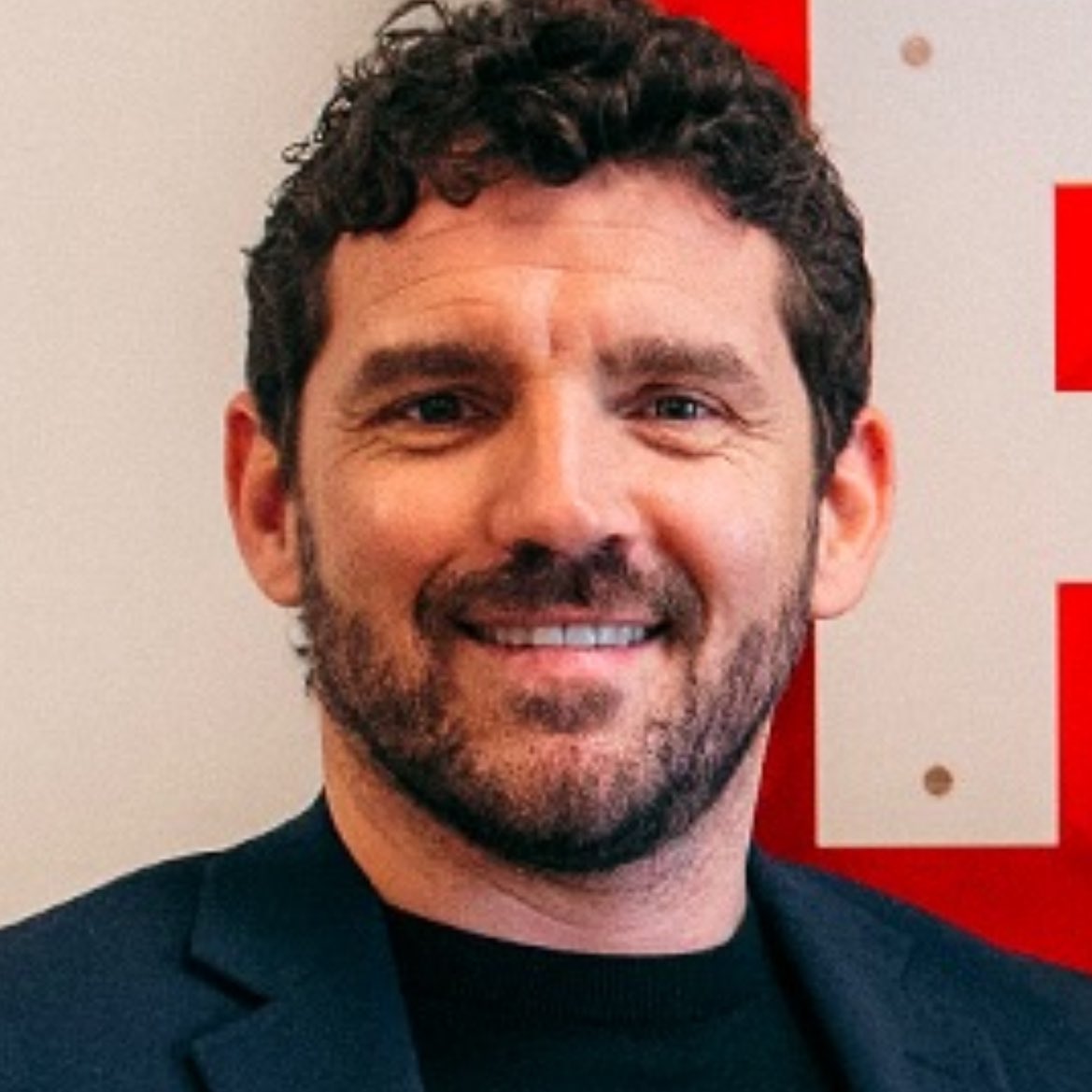 T_Crepin's tweet photo. 🎙️ «Jean-Louis Leca sera un des futurs dirigeants du football français au très haut niveau.»
Les anciens entraîneurs et coéquipiers du directeur sportif de Lens sont-ils étonnés de sa reconversion ?
🗞️ À lire chez @Eurosport_FR (lien 👇)
#RCLens https://t.co/02yEdW5VWd