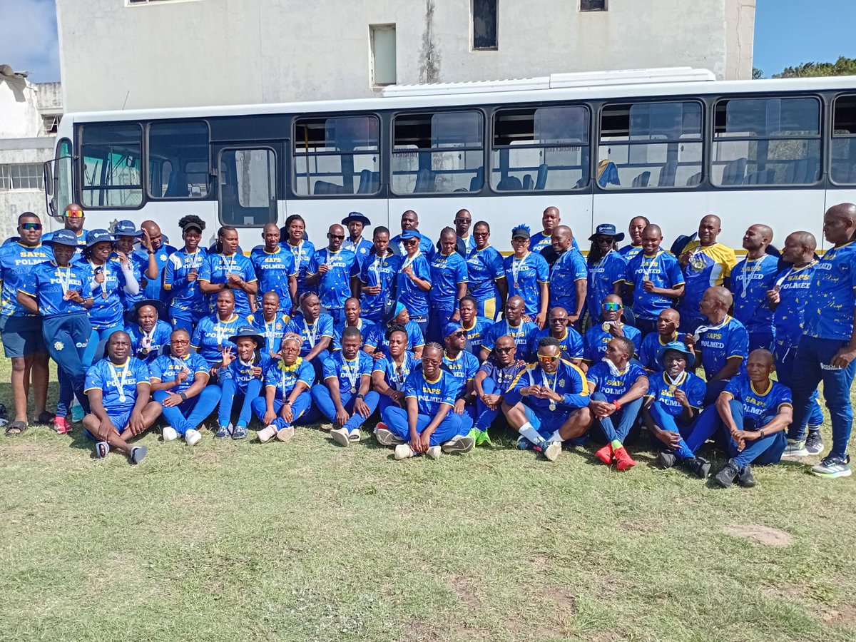 SAPoliceService's tweet image. #sapsLIM [READ] Limpopo SAPS Marathon Team rescues mother and child from #GBV attack in Eastern Cape. 

The Provincial Commissioner of Police in Limpopo, Lieutenant General Thembi Hadebe, commended the members for their bravery and emphasised the critical role of fitness in