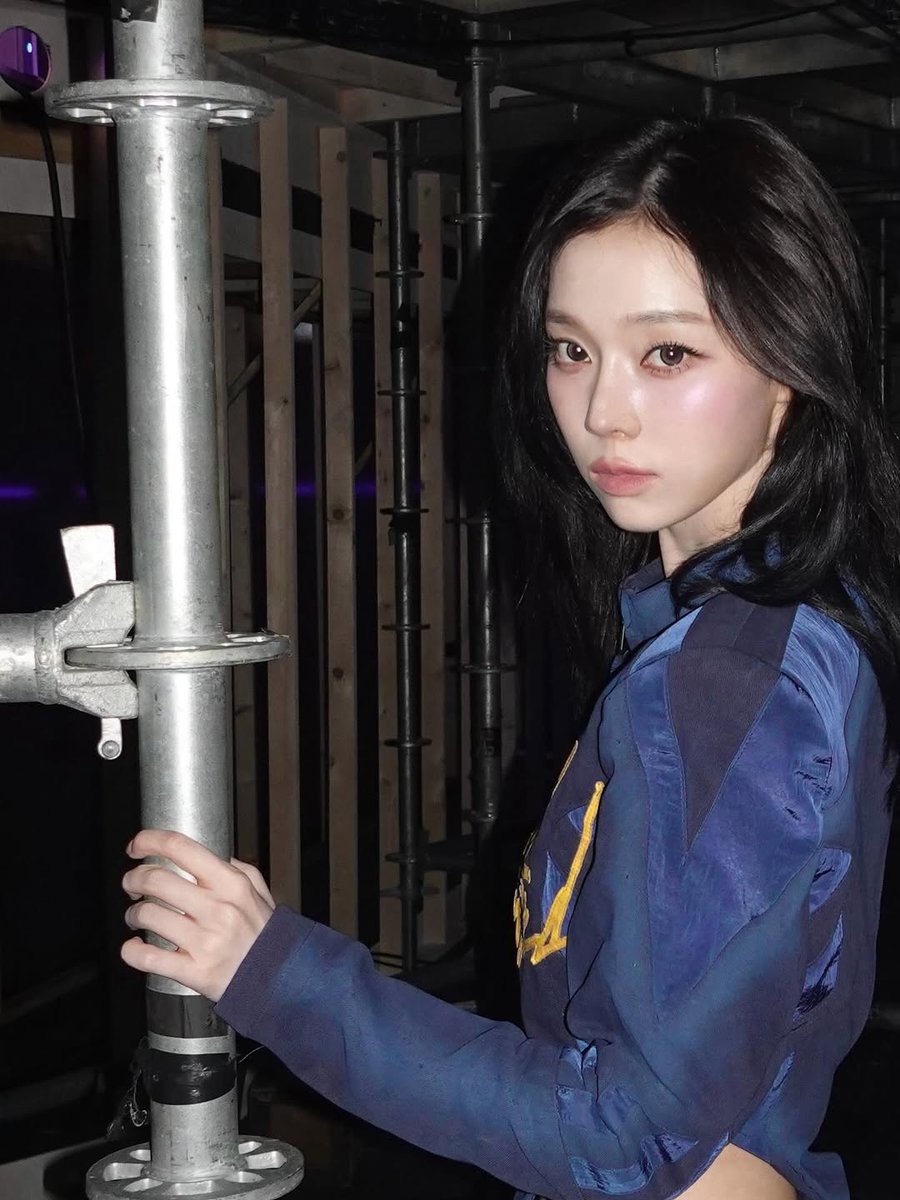 Sometimes the best memories of a show aren’t on stage, but in these little in-between moments where everything is still waiting to begin ♡🪩📸