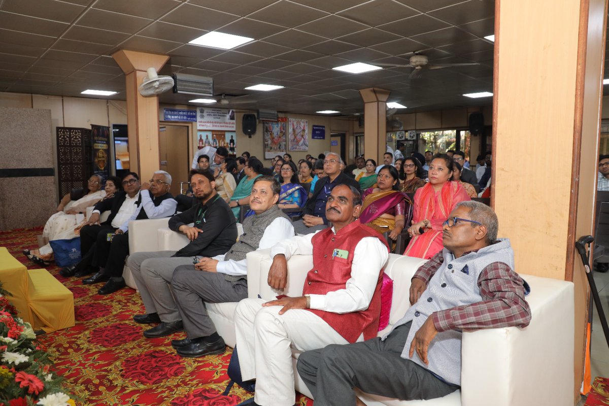 CENTRAL HINDI DIRECTORATE tweet media