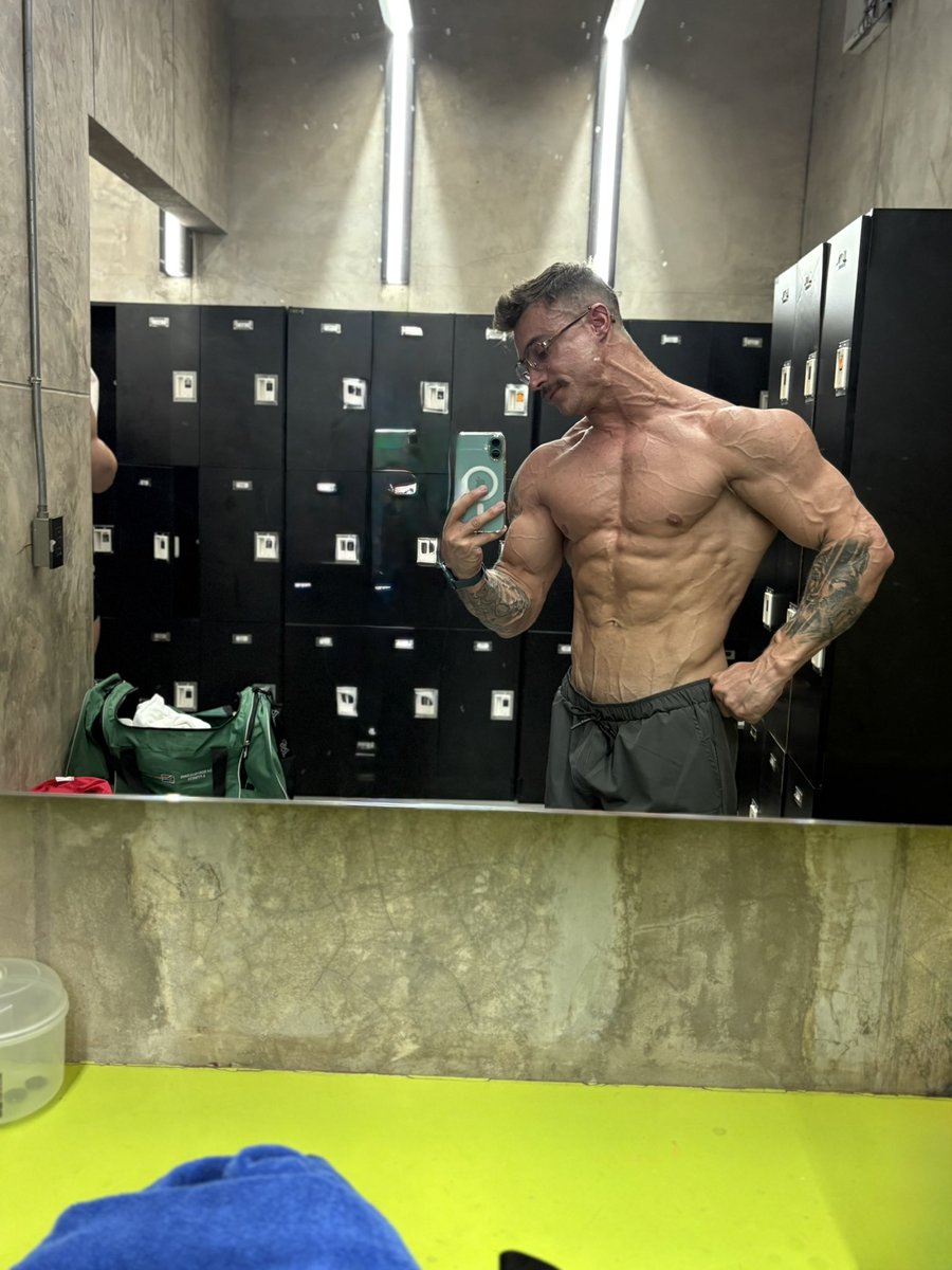 Aesthetic__Pro tweet media