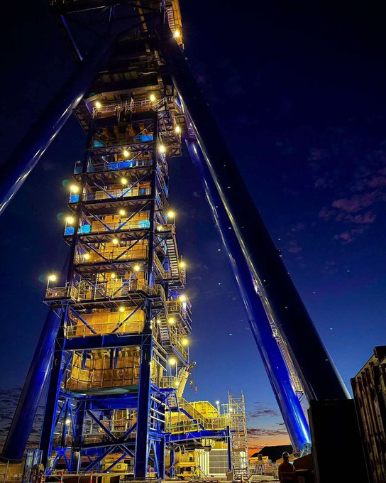Setting the bar high. 💪🏼 This giant headframe sits on top of the Wira Shaft in South Australia.  It's a towering 65 metres tall and a critical part of Prominent Hill's operational expansion project.  #Copper