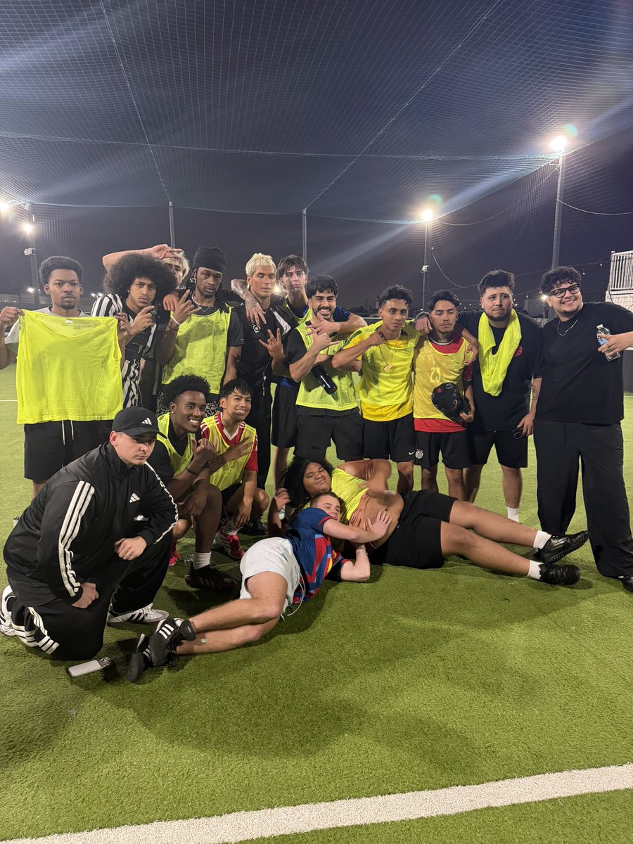 Rawdogmoon tweet media