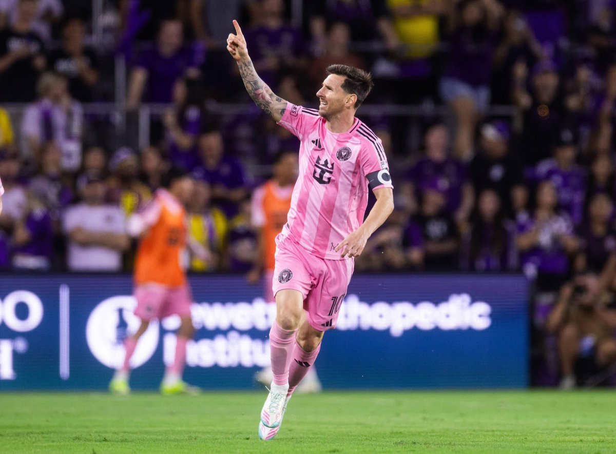 SebasvYang's tweet photo. 🚨Officiel ✅ Le but exceptionnel de Lionel Messi contre Orlando City a été élu plus beau but de la 2e journée de MLS par @ATT. 🐐✅
#Messi #InterMiami #MLS #GoalOfTheWeek #GOAT https://t.co/lGZ8rvklXY