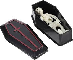 INCORRECT DIE OF DEATH tweet media