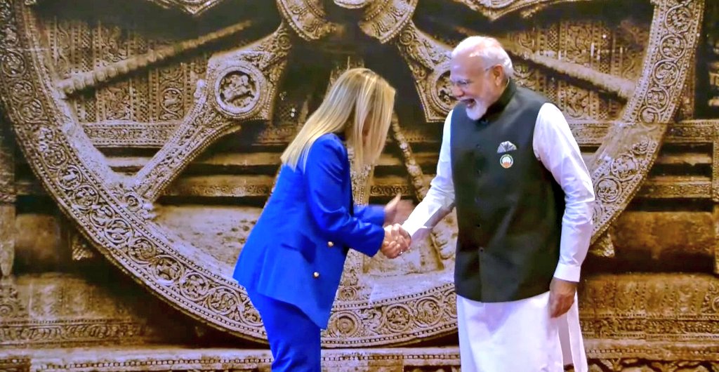 AaPtivist1's tweet photo. @narendramodi Khi khi khi https://t.co/zhU9mkeSiF