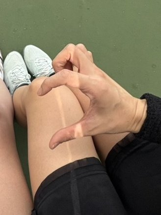 JihyoRB's tweet photo. โมอย่าแก่มากได้ไหม แม่อายคน ละทำมือออกแนวทำใจไม่ได้ https://t.co/eANNfMCN4a