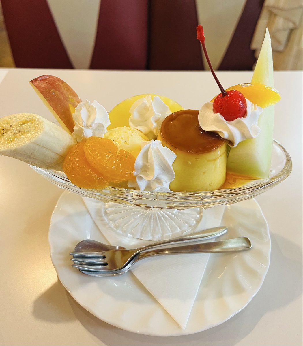 最強開運日にプリンアラモードを食べる
新橋のパーラー キムラヤさん最高です🍮

私の人生の中でいつかプリンアラモードが万倍になって返ってくるかもしれない✨

#はなきんえみり 
#Awesome 
#まんばんぴー 
#bumpy