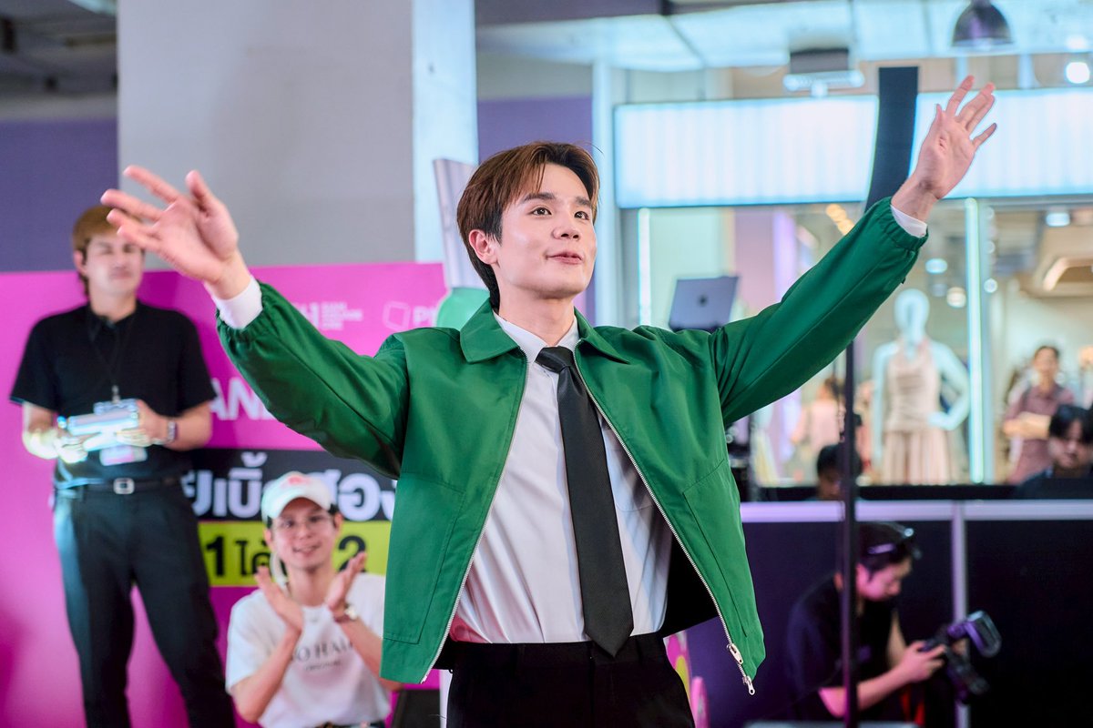gohairoriginal's tweet photo. GO HAIR ขอขอบคุณ คุณ “จิมมี่ จิตรพล”@jimmyyjp_ ที่มา Double Shine ผมสวยพร้อมฟิน ไปกับทาง GO HAIR นะคะ

และที่ขาดไปไม่ได้เลยทาง GO HAIR ขอขอบพระคุณคุณลูกค้าทุกท่านที่ให้โอกาสมาร่วมสนุกและร่วมใช้เวลาแห่งความสุขไปกับกิจกรรมในครั้งนี้ ทั้งแฟนๆที่หน้างานและทางหน้าจอที่ส่งกำลังใจมาให้คุณจิมมี่ของเราจนล้นสยามเลยน้าแล้วเจอกันใหม่ในกิจกรรมครั้งหน้านะคะ 💚

(ติดตามรูปบรรยากาศกิจกรรมน่ารักๆได้ที่ Facebook : Go Hair น้า)

#GOHAIRXJIMMY #jimmyyjp