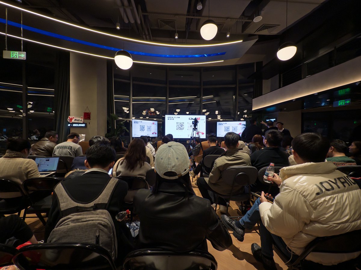 昨天在五道口参加 OpenClaw 聚会，想起了 2016 年的 Docker 社区。 聚会上所有人都在抱怨同一件事：插件不敢装、部署太复杂 ...