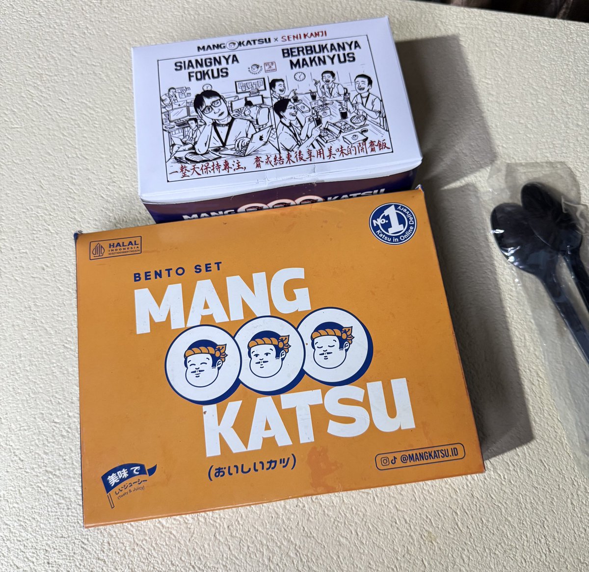 itsufika's tweet photo. Di bulan Ramadan ini, makanan apa yang nggak pernah kamu bosenin walau dimakan berkali-kali?

Me: ayam. Terlebih ayam dari mang katsu 😭👍 https://t.co/JwEcbS1iUz