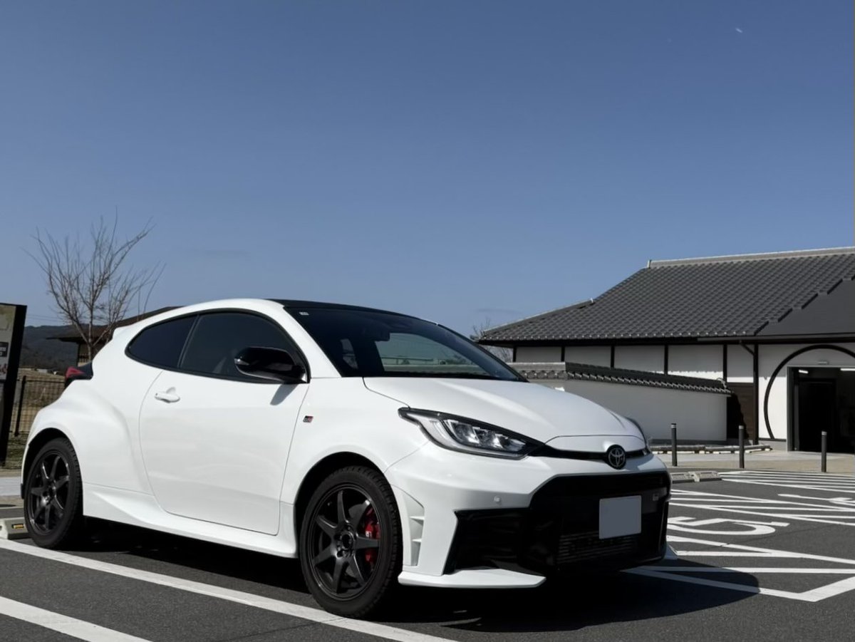 mnstenere's tweet photo. 車検の代車が24式GRヤリスのDATだったけど良いわコレ
安全・快適装備がてんこ盛り、運転もラクでしかも速いからこれ一台で全てまかなえそう https://t.co/8B1DW7zg3T