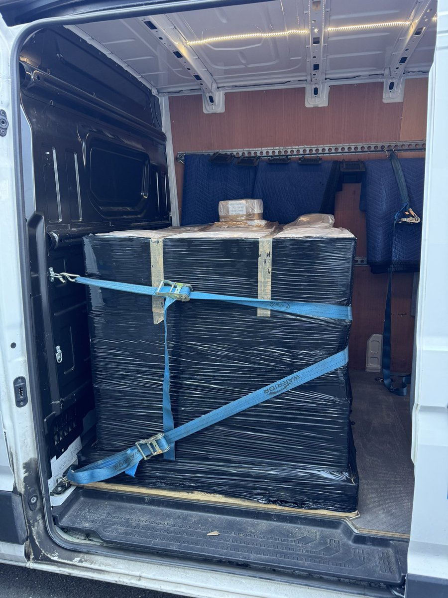 SameDayCoventry's tweet image. Tally Ho….🚚

A much welcomed and rare later start, I didn’t nap in the afternoon or fall asleep early, so a decent nights sleep was achieved. 👍

Loaded in #Coventry with 4 x #pallets, first delivery now is to #Luffenham (Edith Weston), then it’s the remaining 3 pallets up to