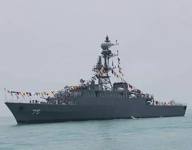 para3tamol's tweet photo. @araghchi As everyone can see frigate Dena is a warship and not a booze cruise and it was sunk during an active war. 
Go cry some more. https://t.co/CmCtUJhHIw