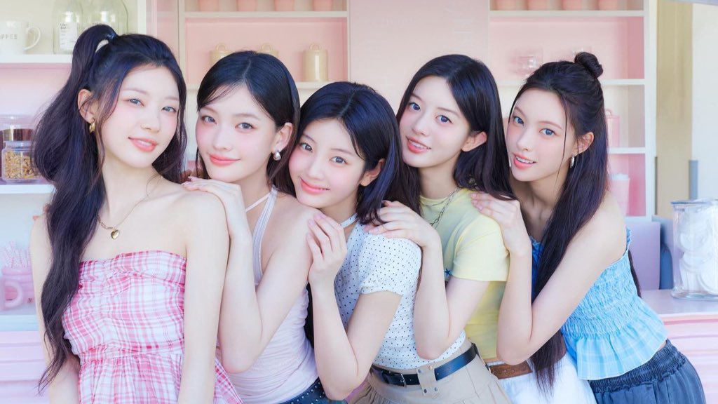 leewonshee's tweet photo. as brand ambassadors for beb by hoshino resorts in japan, we capture that carefree, girly spring energy! like a ☁️ ~dreamy getaway~ ☁️ wrapped in pastel hues https://t.co/V4X08S9yBQ