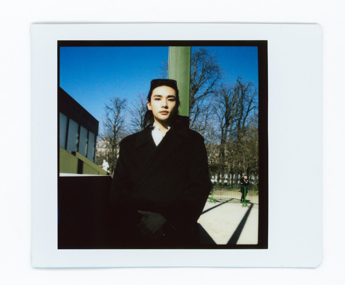 hyunjin instagram update!

#HYUNJIN_DiorAW26