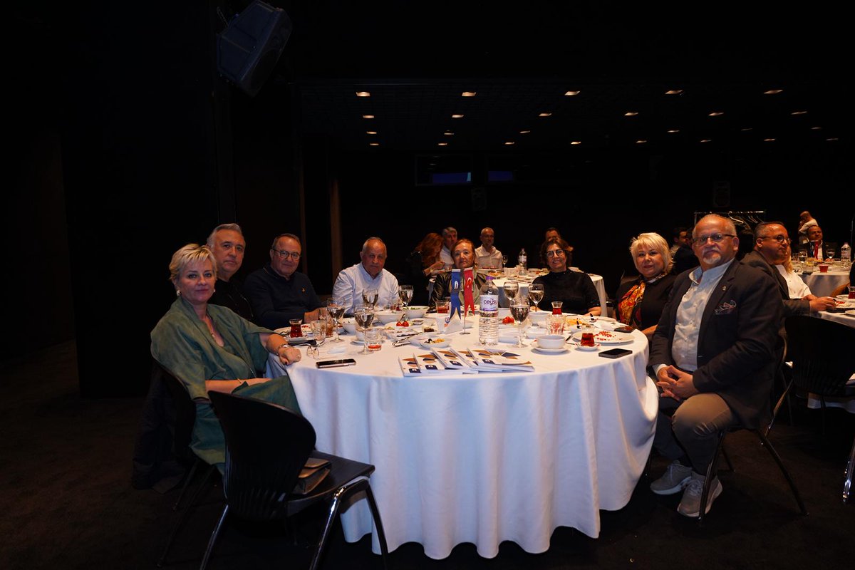 Cem Arüv tweet media