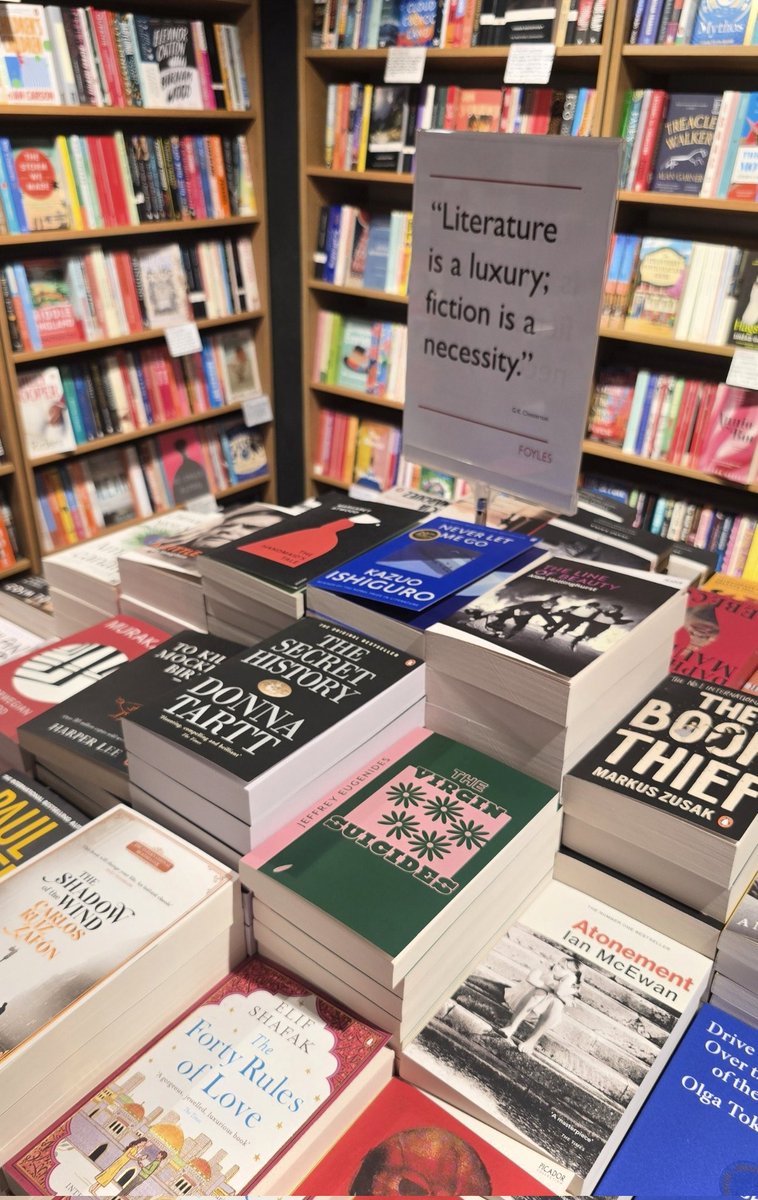 Colin📚 tweet media