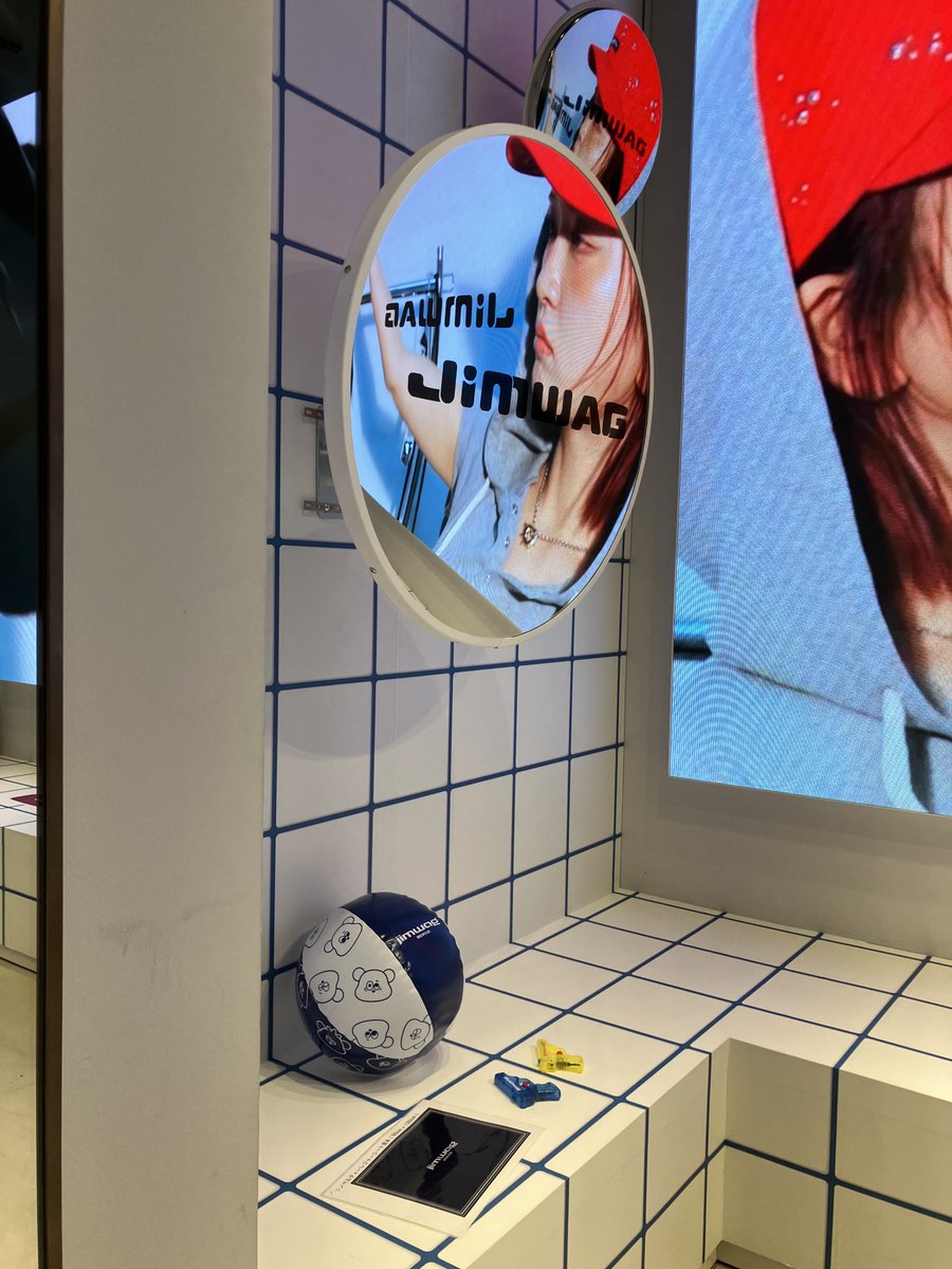 THE［　］STORE tweet media
