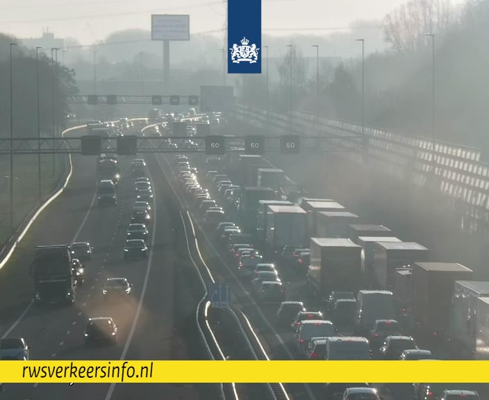 Ongeval met meerdere voertuigen op A15