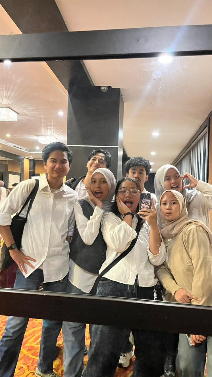 lepsbstn's tweet photo. Bukan kabinet yang sempurna, tapi kalo mau diadu, ayo aja mpruy. 

Revoltra🦅⚡ https://t.co/FtvfcwGju0
