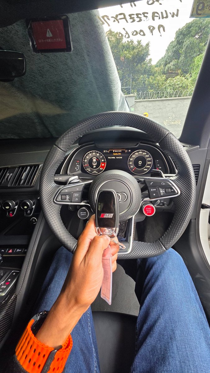 Jeremy Asynchronous tweet media