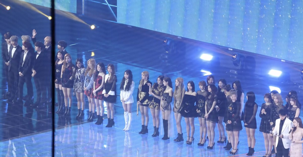 CookieNevie's tweet photo. No shade but didn’t i-dle take every music show win &amp; major Rookie of the Year award from Loona in 2018?

Between the two, only one competed against BTS on music shows, was named monster rookies and stood next to BTS, Blackpink, &amp; Twice at year-end shows — and it wasn’t Loona 🫢 https://t.co/lSTDkqdOdj