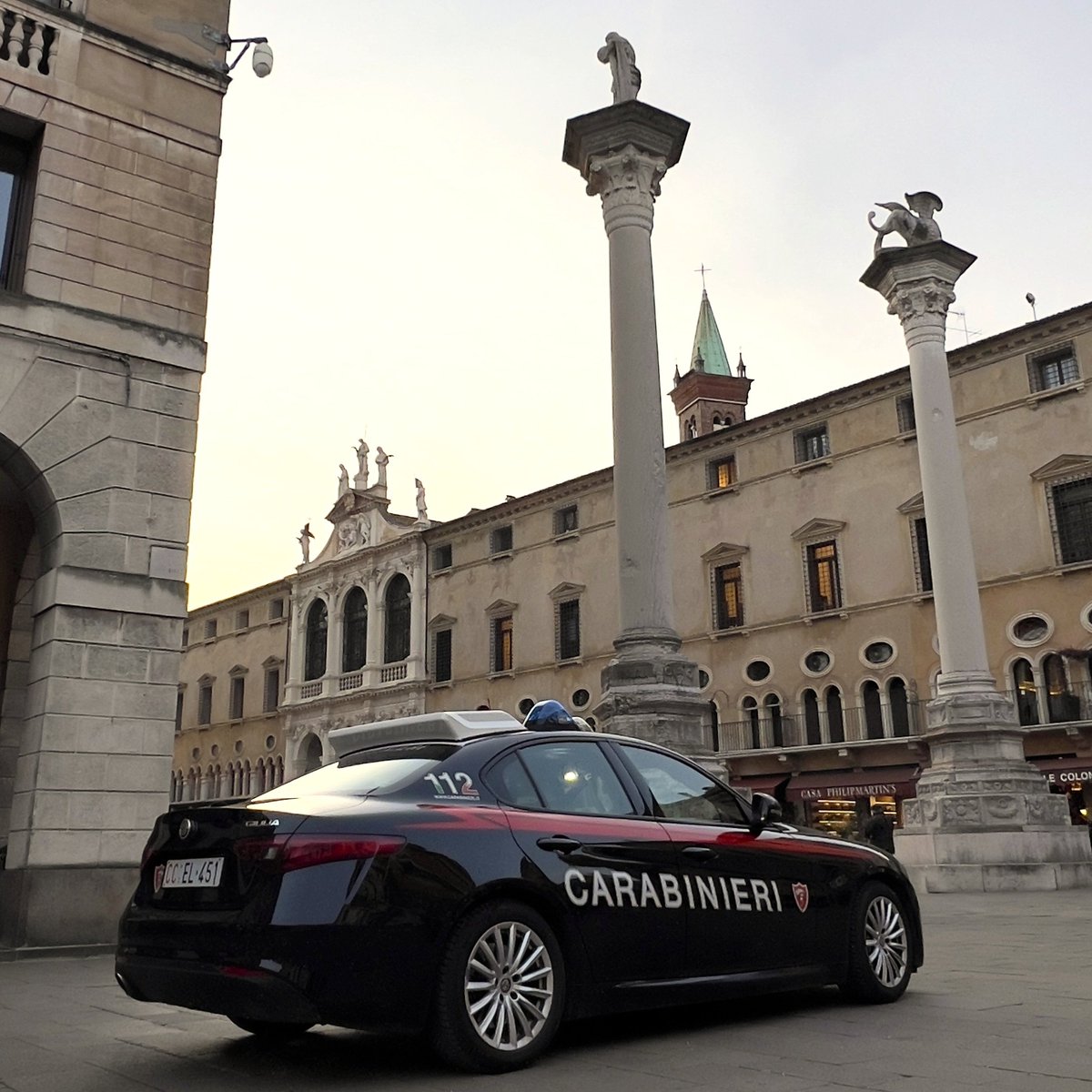 Arma dei Carabinieri tweet media