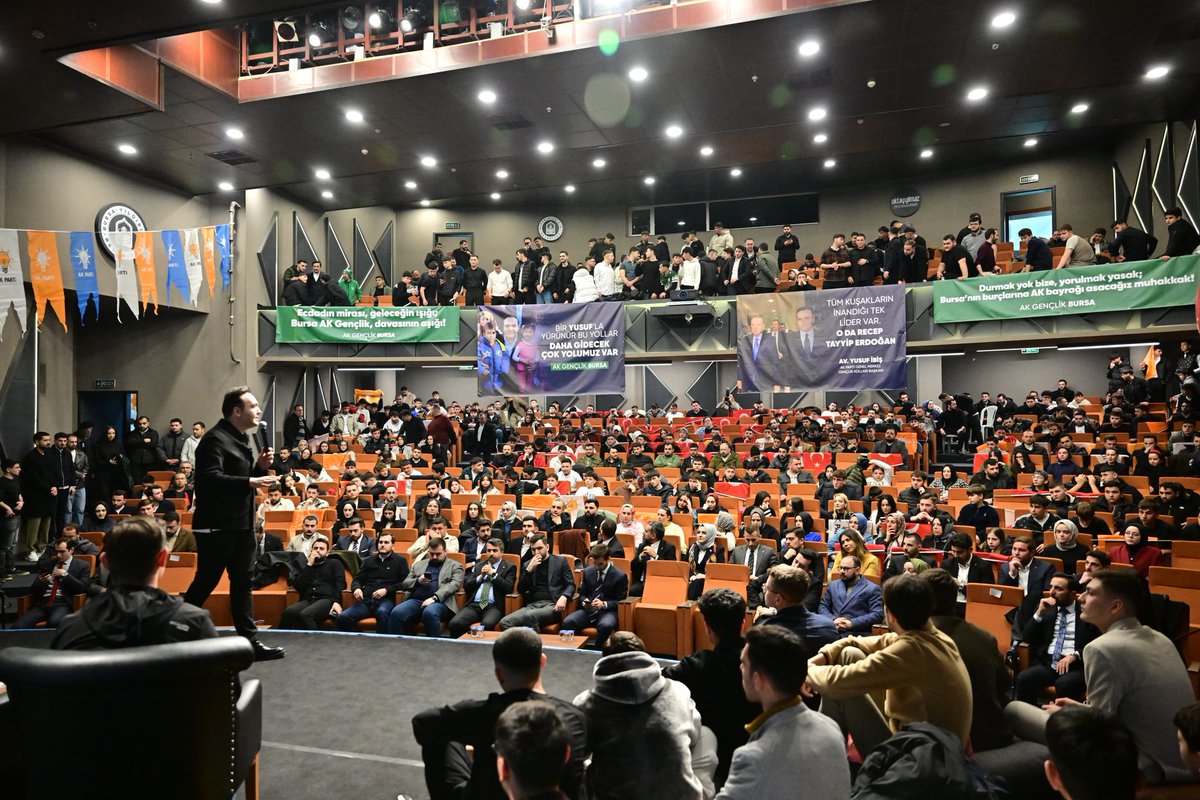 İl Gençlik Kollarımızın, Genel Merkez Gençlik Kolları Başkanımız Sayın Yusuf İbiş’in katılımlarıyla gerçekleştirdiği Gençlik Buluşması'nda Bursamızın alnı AK, gönlü AK gençleriyle bir araya geldik. 

Her bir gencimizin gözlerinde Türkiye Yüzyılı’nın ışığını, sözlerinde büyük ve