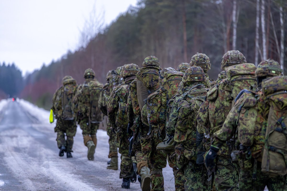 Kaitsevagi's tweet image. Final hike for the navy boot camp soldiers on the 2nd of March. During the exercise, soldiers’ physical endurance, discipline, and teamwork were tested in demanding conditions.
 
📷 rms/Pvt. Hanno Kull

#Estonia #EDF #Military #StrongerTogether