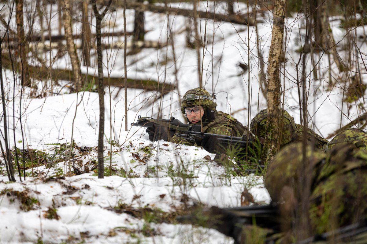 Kaitsevagi's tweet image. Final hike for the navy boot camp soldiers on the 2nd of March. During the exercise, soldiers’ physical endurance, discipline, and teamwork were tested in demanding conditions.
 
📷 rms/Pvt. Hanno Kull

#Estonia #EDF #Military #StrongerTogether