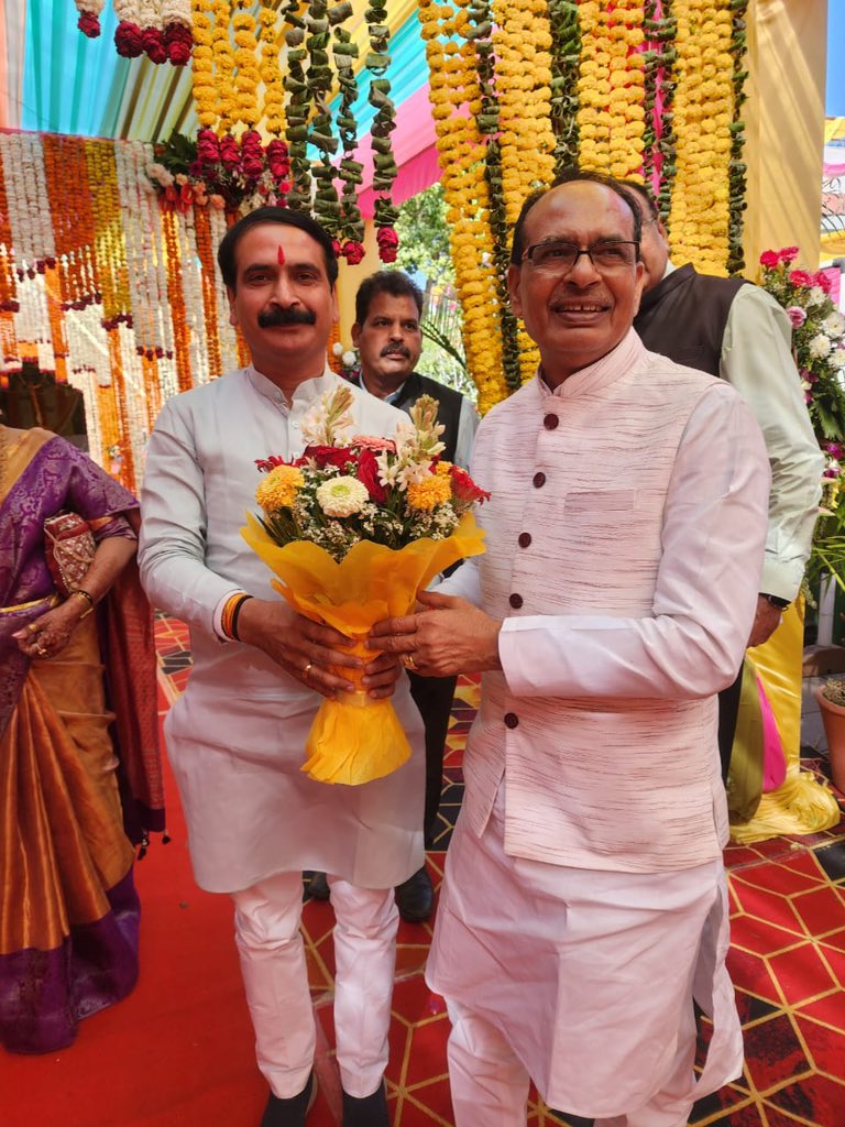 Dharmendrasguna's tweet photo. केंद्रीय कृषि, किसान कल्याण एवं ग्रामीण विकास मंत्री, प्रदेश के पूर्व मुख्यमंत्री एवं भारतीय जनता पार्टी के वरिष्ठ नेता श्री @ChouhanShivraj जी भाईसाहब को जन्मदिवस की हार्दिक बधाई एवं शुभकामनाएँ 💐💐
.
@OfficeofSSC https://t.co/gYC8cY0Dck