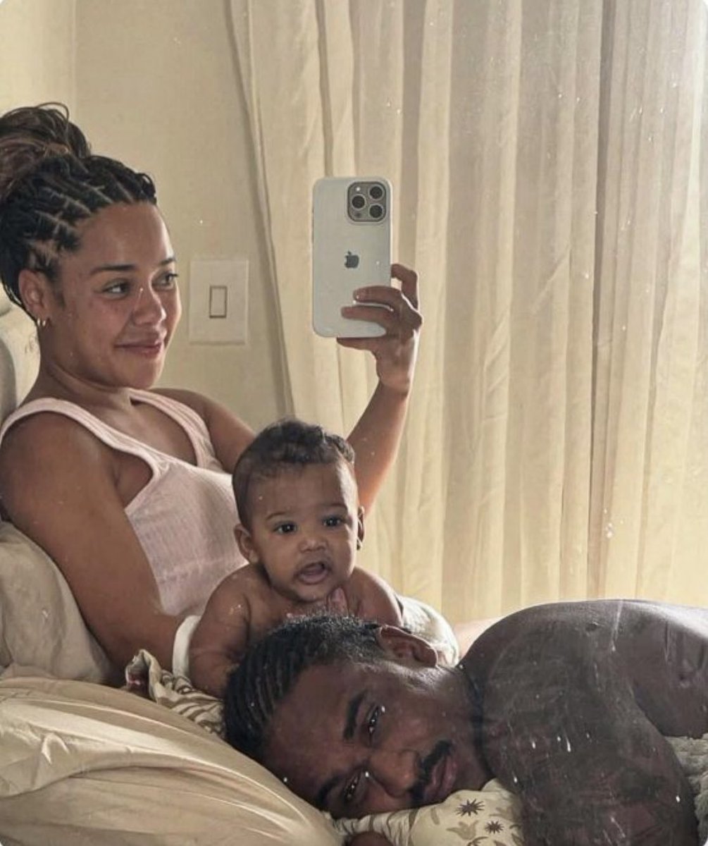 BAMIDELE🕊 tweet media