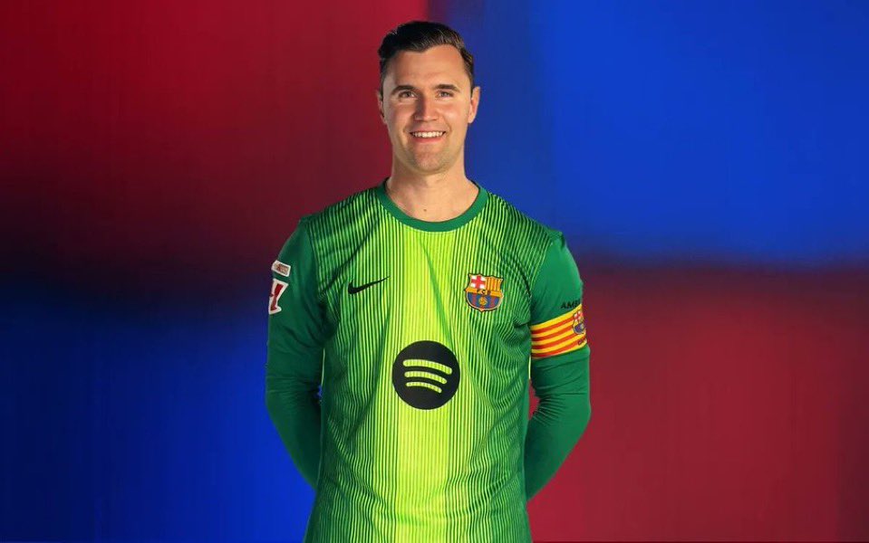 Pain.𝕏 tweet media