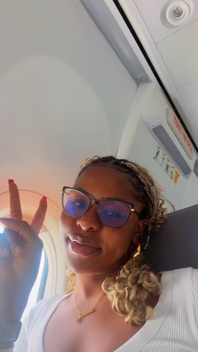 Annie🦋 tweet media