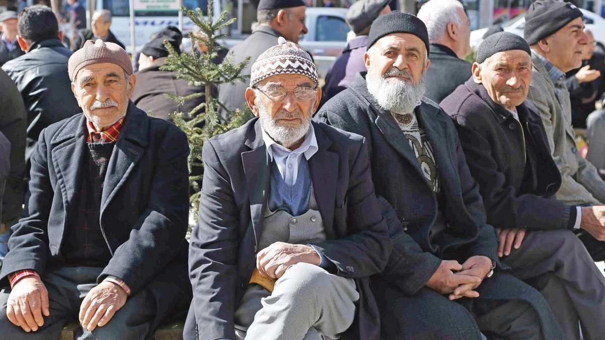 atil_kan's tweet photo. Bahsi geçen gençler bunlar mı?

#OYUNUMADOKUNMA 
#OyunKararıOyuncunundur https://t.co/2cyDG8dLBV