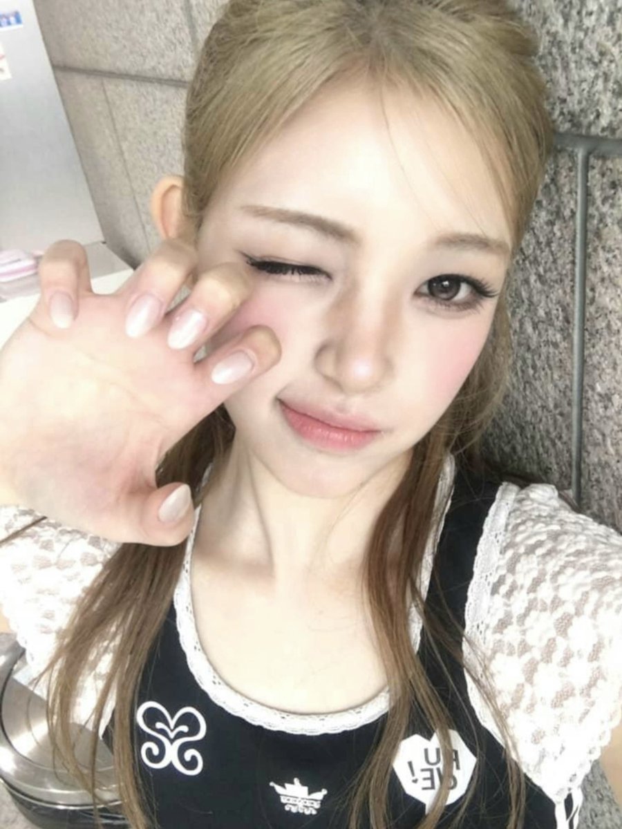 r4mi_n12's tweet photo. 토끼.강아.냥냥.(얜뭐지)
다 말아주는 여자라 관심잇어요 https://t.co/9XgZPLWlzj