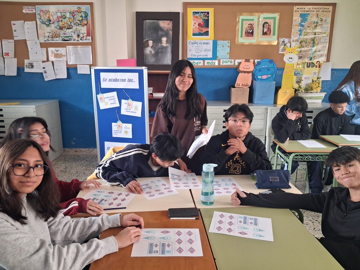 StaMMicaela's tweet photo. En nuestra segunda tutoría BRO: aprendimos sobre emociones, metas e itinerarios vitales. 
¡¡Muchas gracias a las alumnas organizadoras y representantes de evangelización: Elvia y María!! https://t.co/q6lkOQkqJe