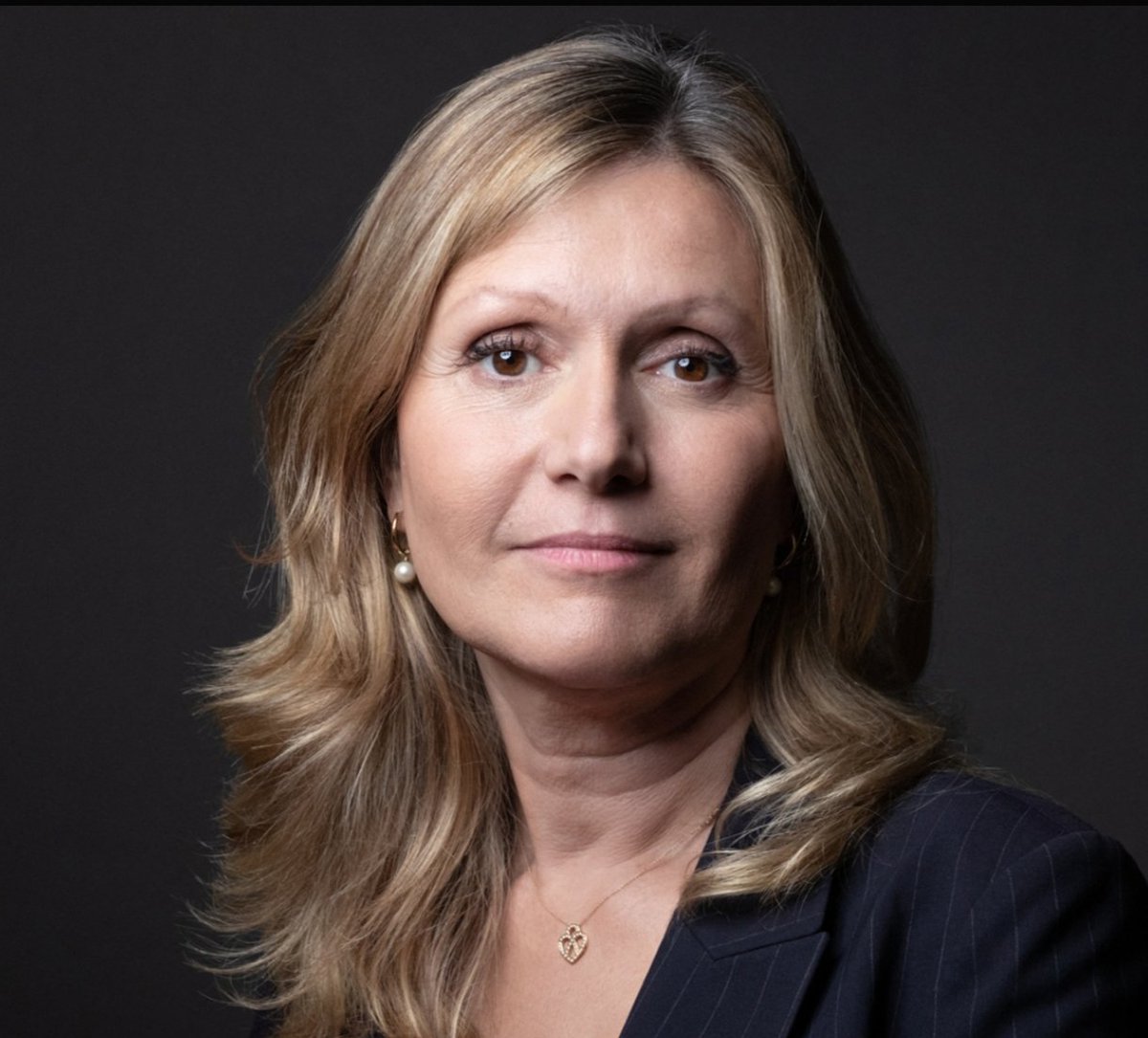 🔴⚡ <a href="/YaelBRAUNPIVET/">Yaël Braun-Pivet</a> rattrapée par l'affaire Epstein à travers ses liens avec le cabinet « Temine » | Yaël Braun-Pivet, présidente de l’Assemblée nationale, a exercé comme avocate au cabinet « Temime » de 1996 à 2003, ce cabinet a défendu Jean-Luc Brunel, proche de Jeffrey