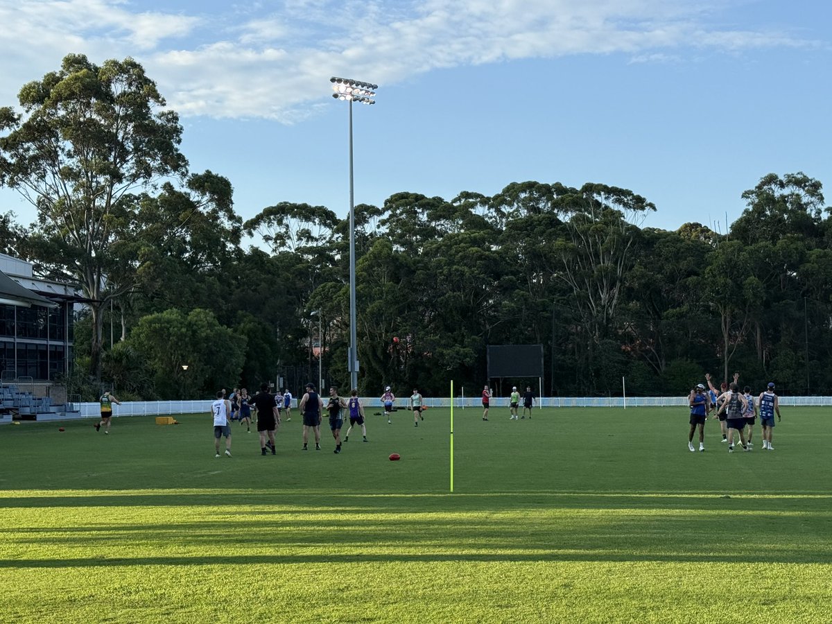 itz_Seeb's tweet photo. After cricket, footy’s the only thing dragging me to the ground 🏉 https://t.co/sBtaOJ3RyZ